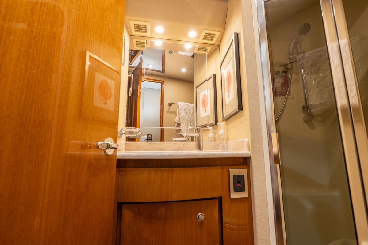2003 Viking 48 