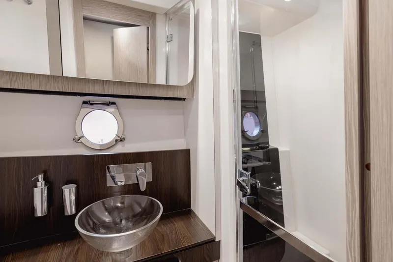 Almaviva V Yacht Photos Pics AZIMUT S6 - 2020