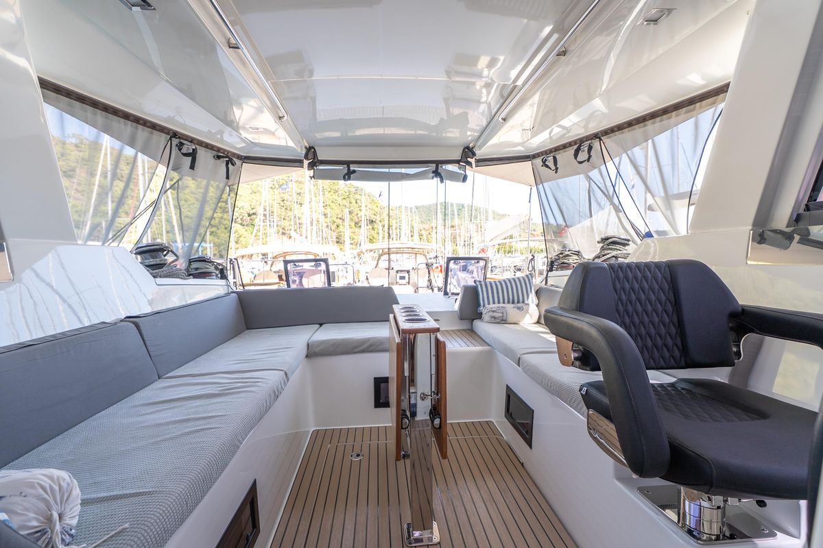2019 Amel 54 