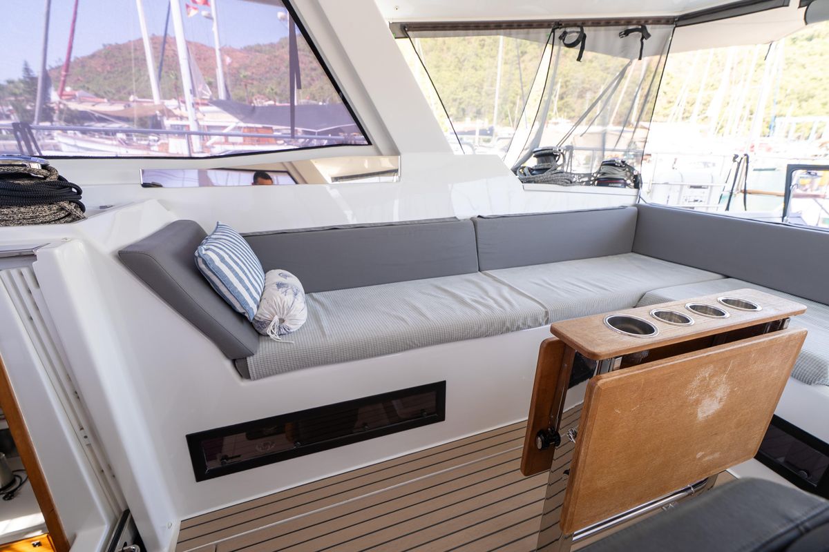 2019 Amel 54 