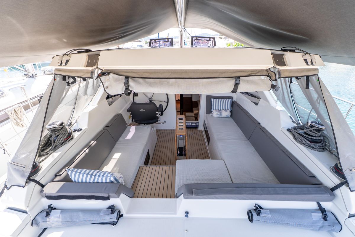 2019 Amel 54 