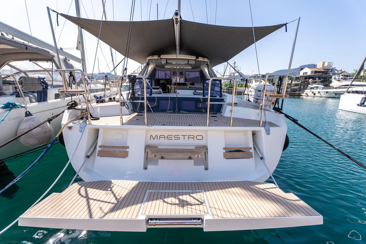 2019 Amel 54 
