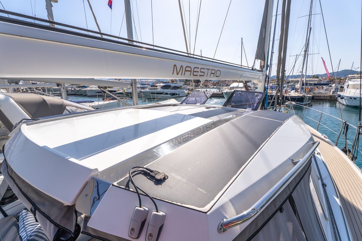 2019 Amel 54 