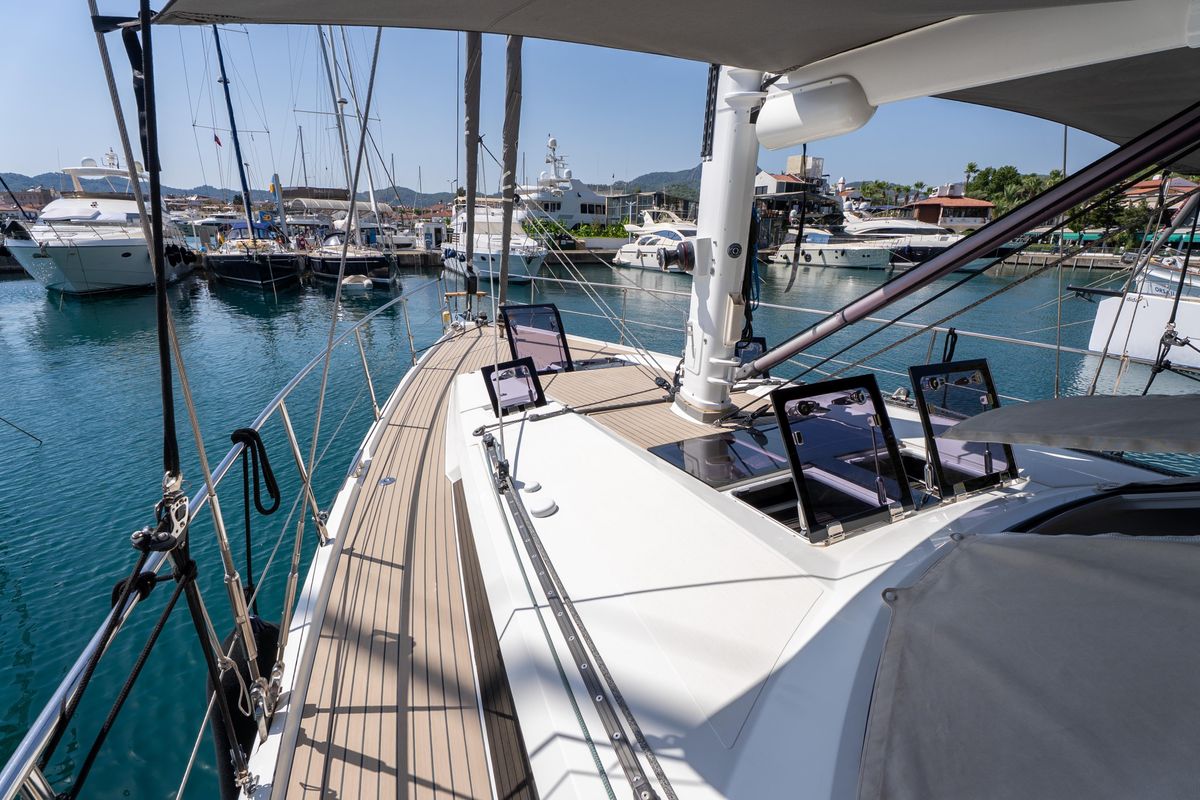 2019 Amel 54 