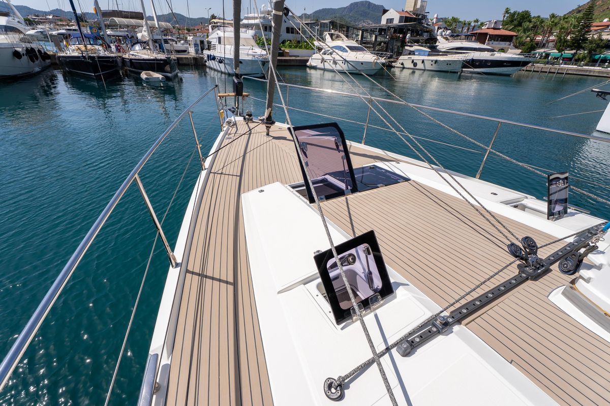 2019 Amel 54 