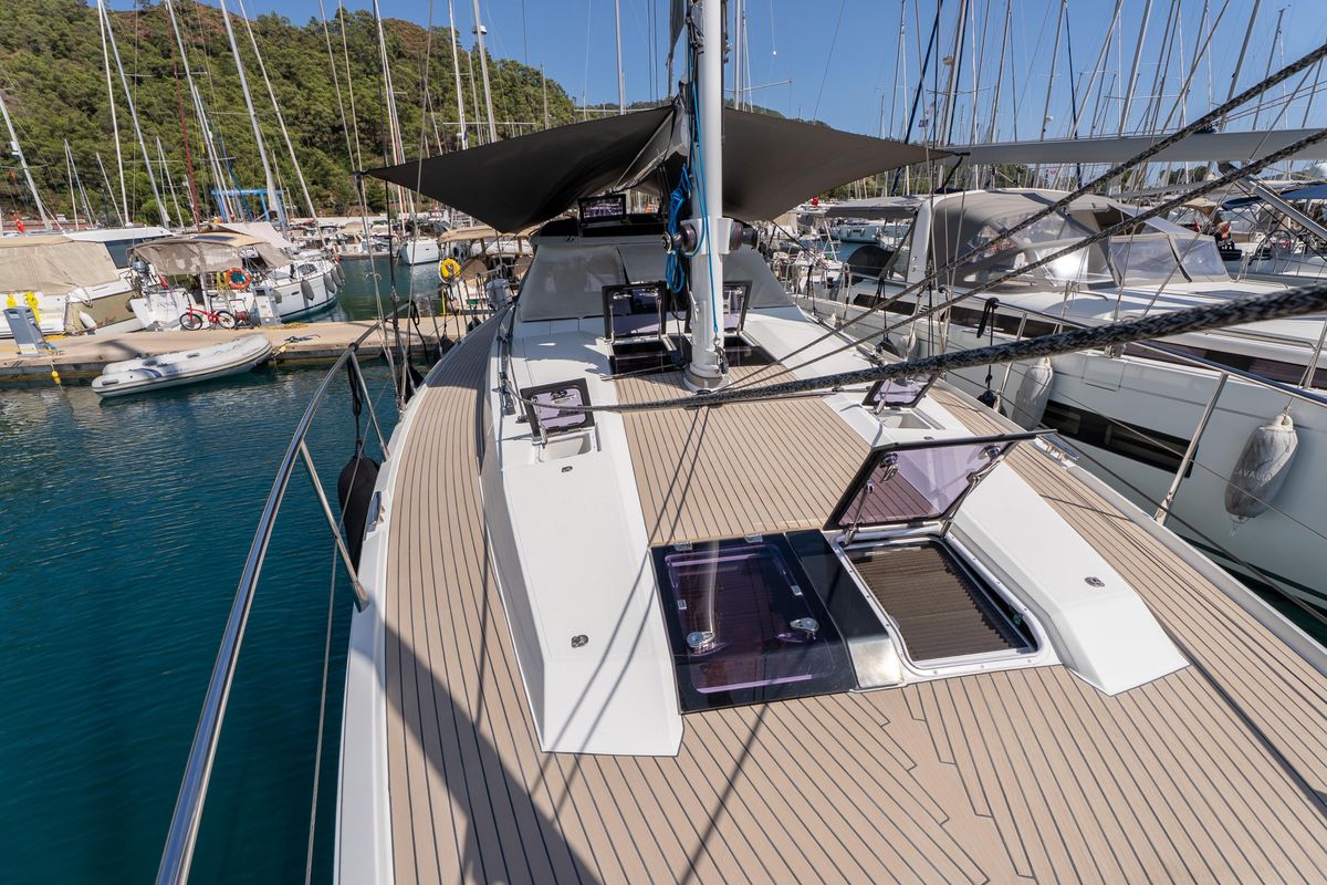 2019 Amel 54 