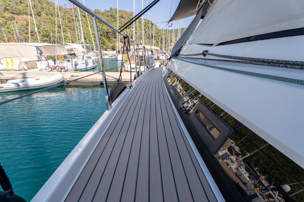 2019 Amel 54 