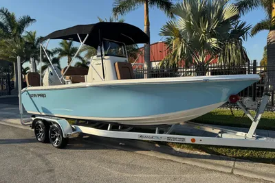 Sea Pro 202 Center Console