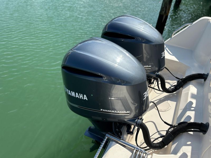 2015 Grady-White Freedom 307