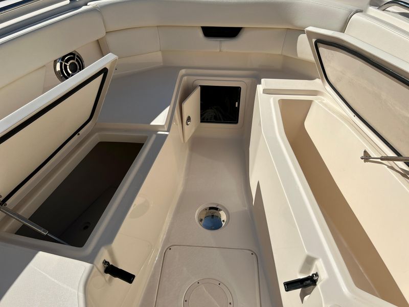 2015 Grady-White Freedom 307