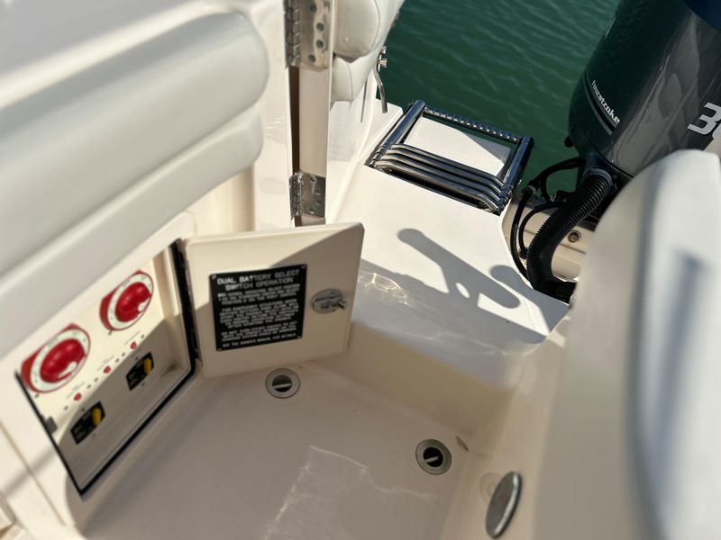 2015 Grady-White Freedom 307