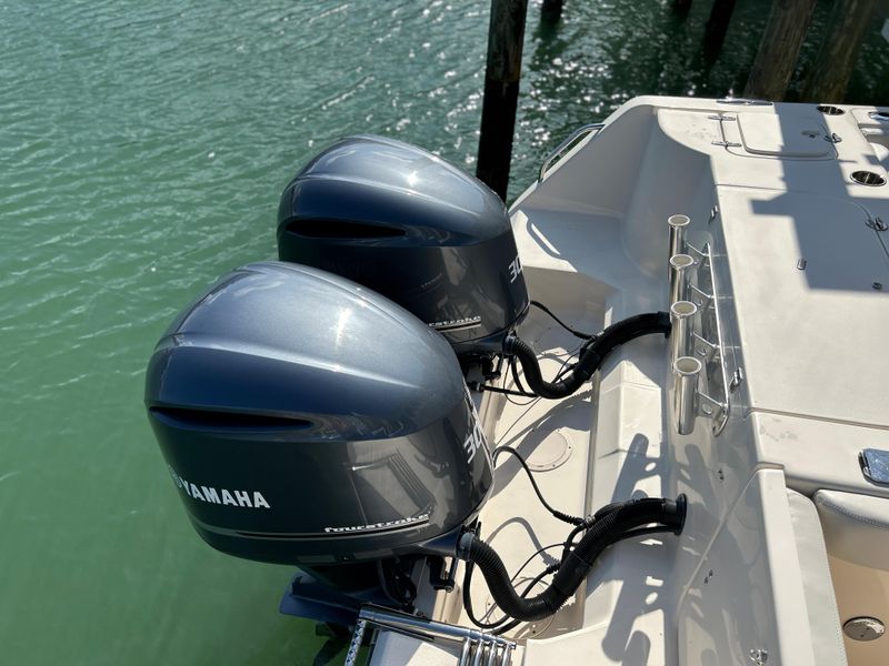 2015 Grady-White Freedom 307
