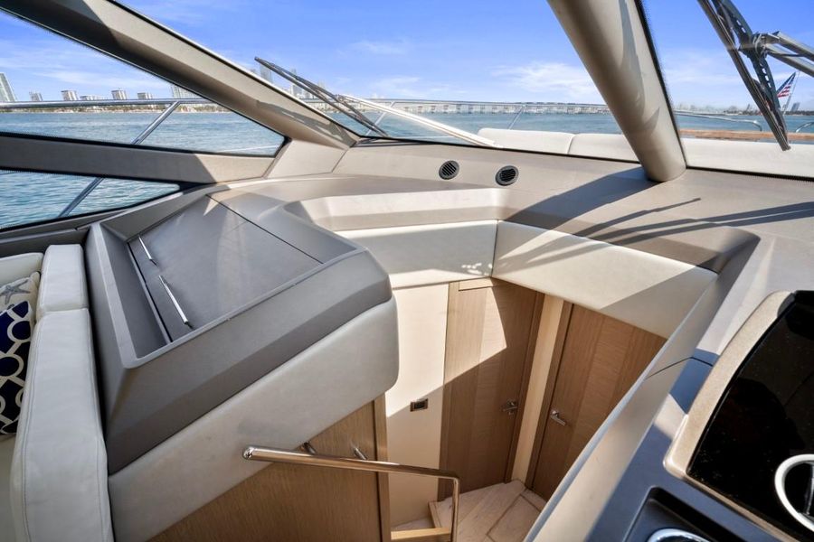 2017 Sunseeker 52 Manhattan