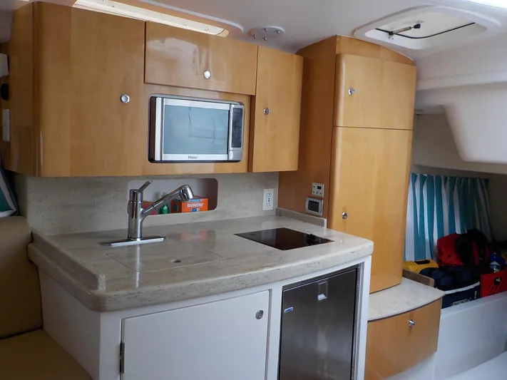  Yacht Photos Pics Galley