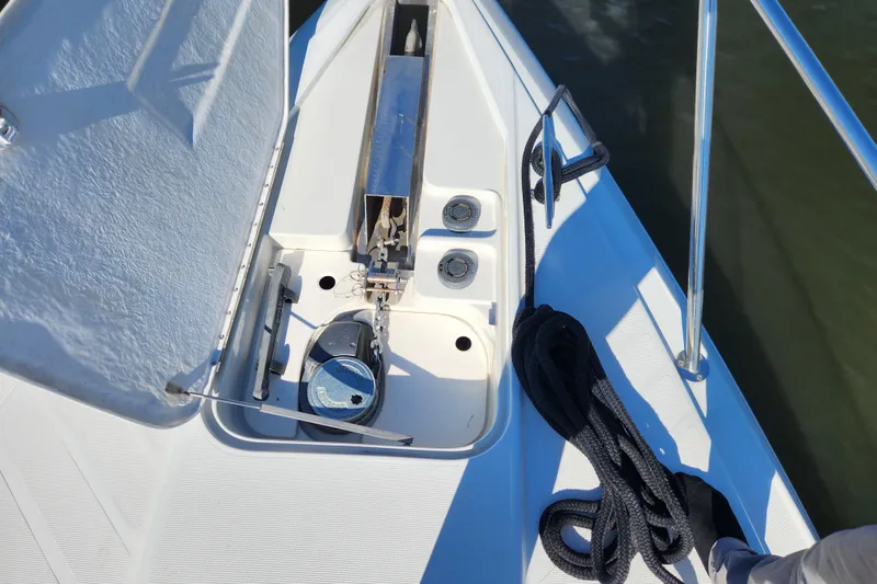 H Yacht Photos Pics Bow of 2000 Formula 41 Performance Cruiser with anchor and rope details.