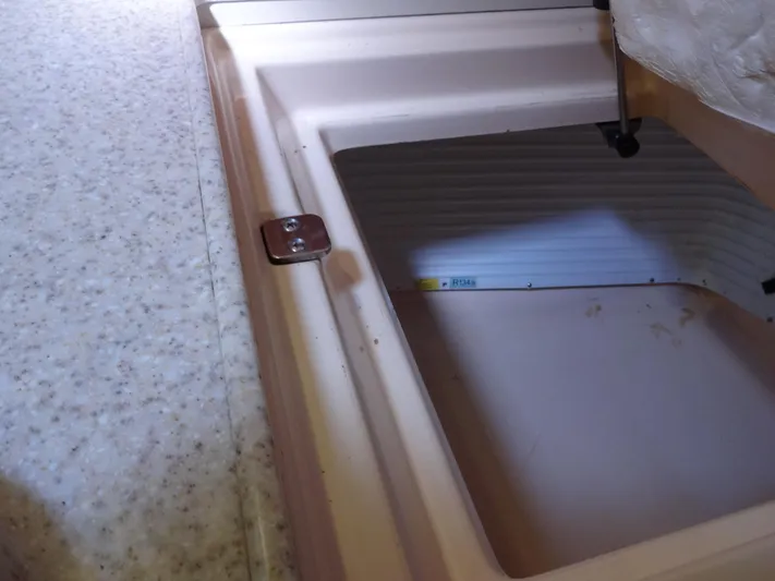 Don't Blink Yacht Photos Pics freezer