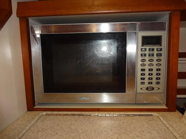 Don't Blink Yacht Photos Pics Tappen Microwave