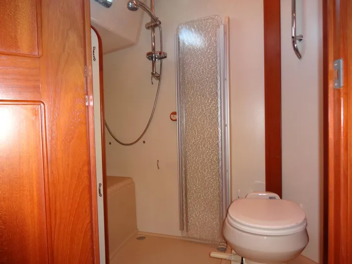 Don't Blink Yacht Photos Pics Guest Head with large, enclosed shower