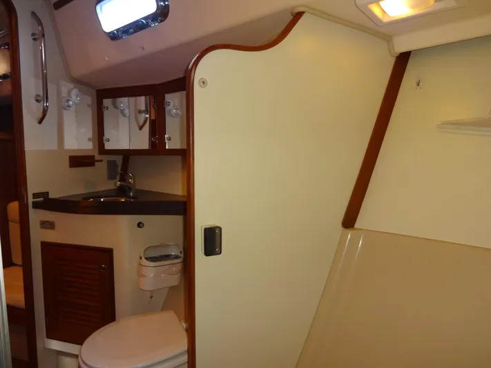 Don't Blink Yacht Photos Pics Forward shower wraparound bench seat