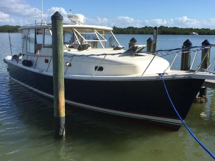 Blue Run Yacht Photos Pics 