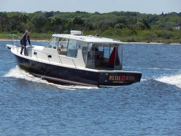 Blue Run Yacht Photos Pics Out on the water