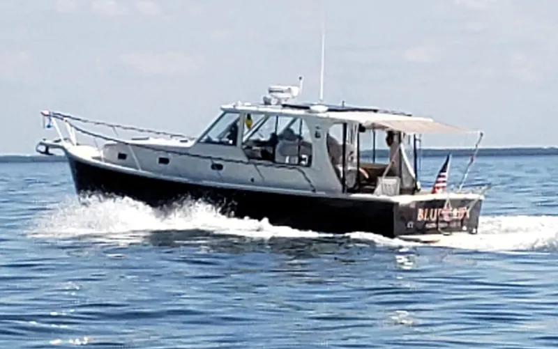 Blue Run Yacht Photos Pics Out on the water