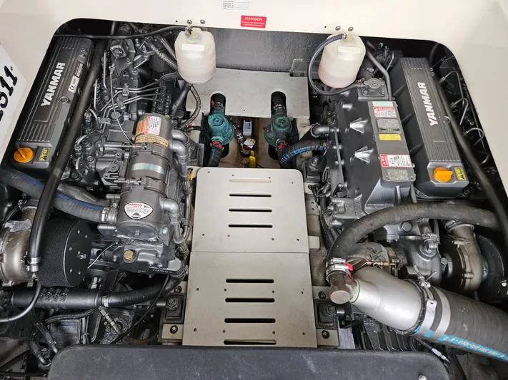 Blue Run Yacht Photos Pics 