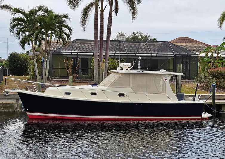 Blue Run Yacht Photos Pics From across the canal in Punta Gorda