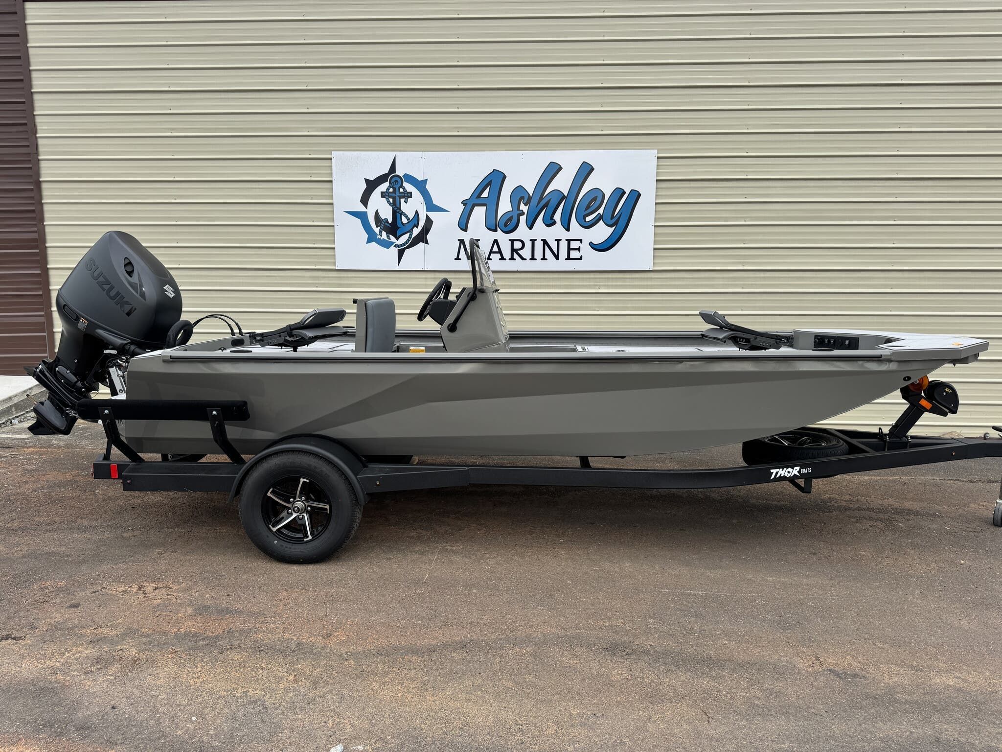 Thor LAKE HAMMER 1900 CC