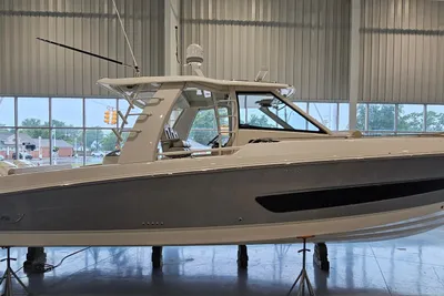 Boston Whaler 420 Outrage