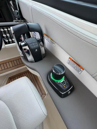 Wahine Yacht Photos Pics 2021 Sea Ray Sundancer 320 OB helm controls with joystick and throttle.