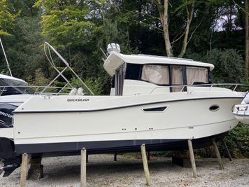 2016 Quicksilver 905 Pilothouse