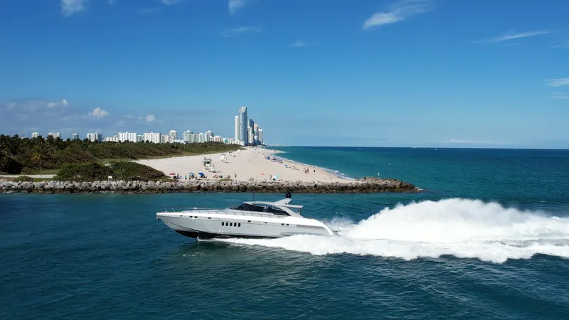 Payback Yacht Photos Pics Mangusta 80 Payback - Running Profile