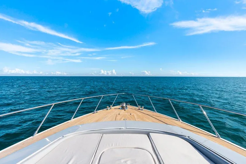 Payback Yacht Photos Pics Mangusta 80 Payback - Bow with Sunpads