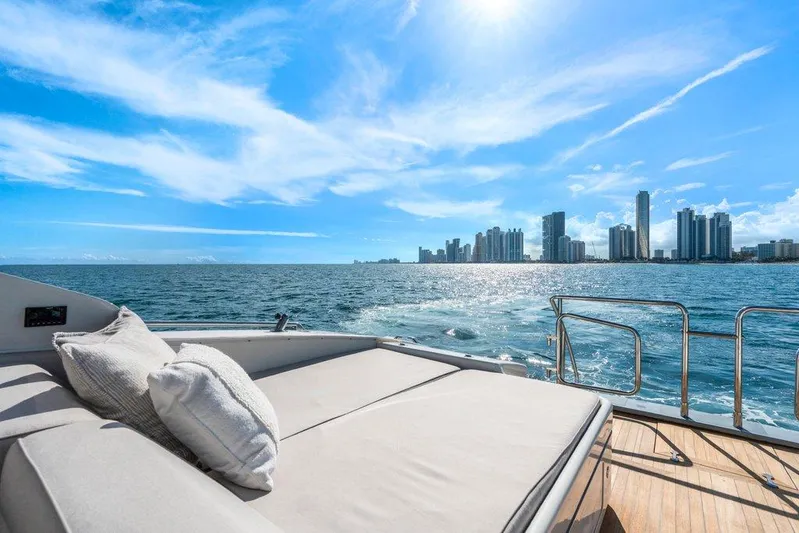 Payback Yacht Photos Pics Mangusta 80 Payback - Aft Deck