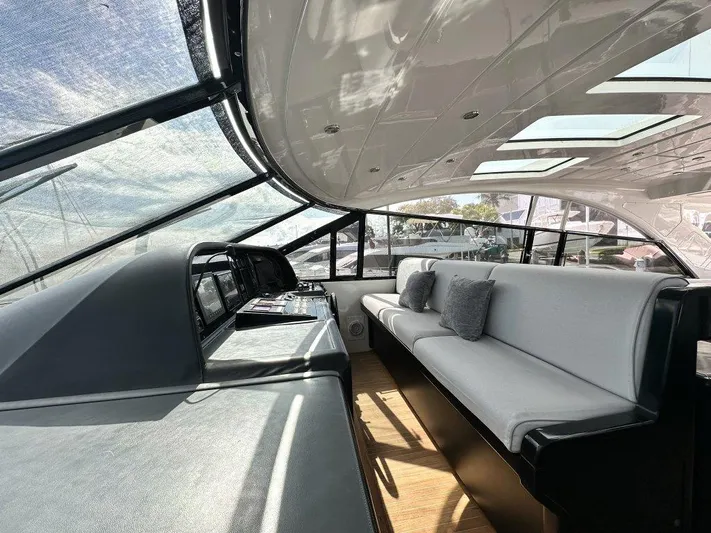 Payback Yacht Photos Pics Mangusta 80 Payback - Helm Seating