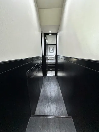 Payback Yacht Photos Pics Mangusta 80 Payback - Cabin Flooring