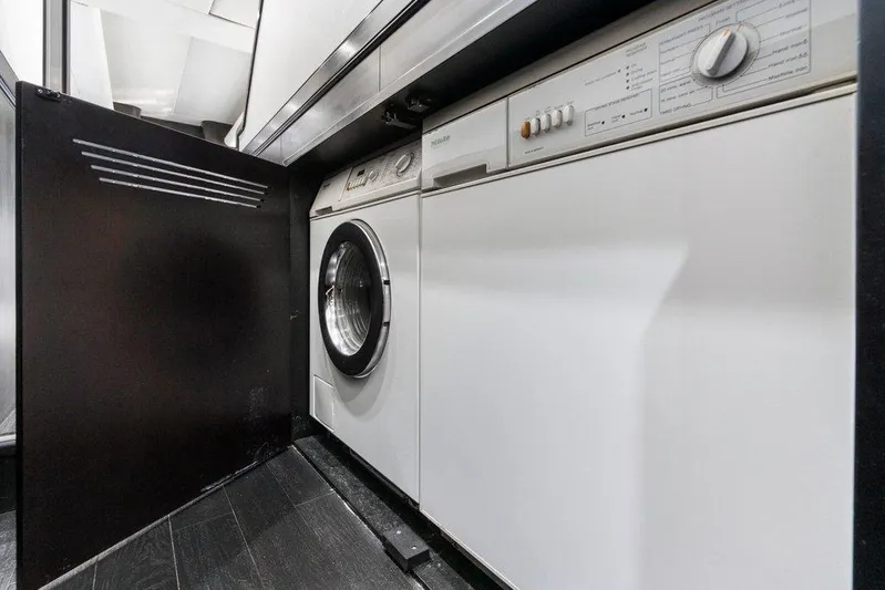 Payback Yacht Photos Pics 