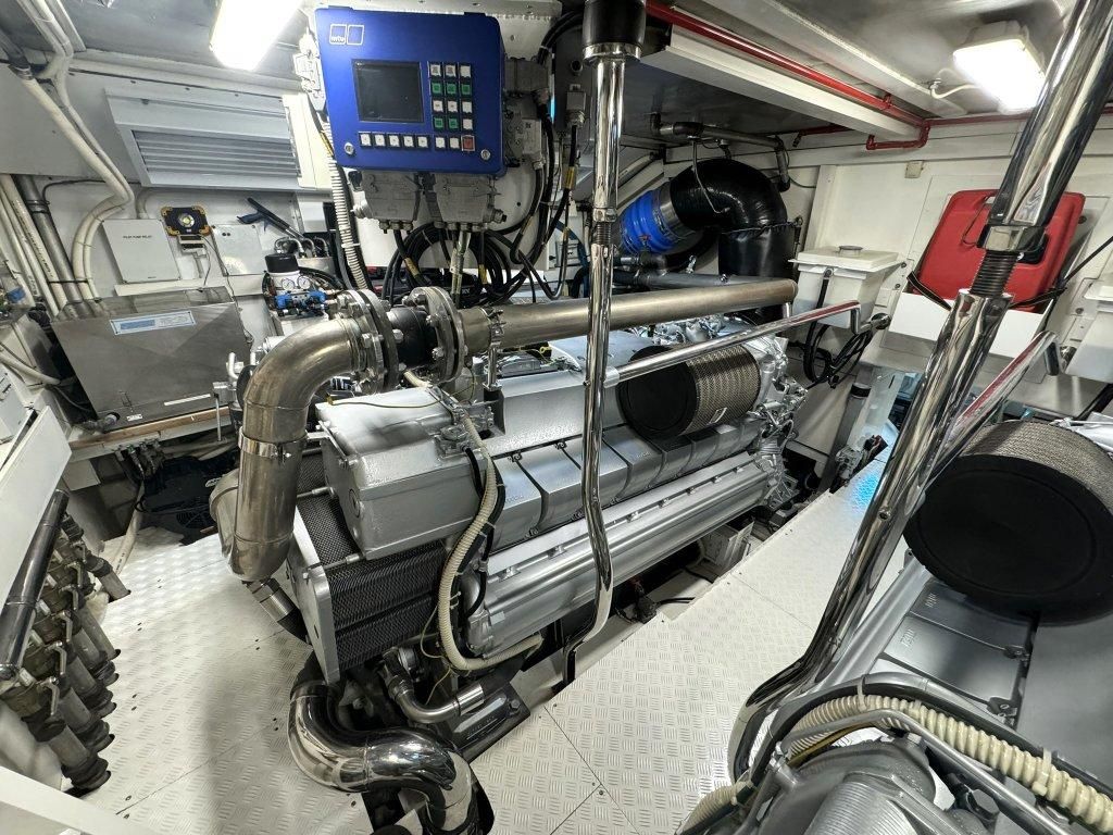 2007 Mangusta 80 
