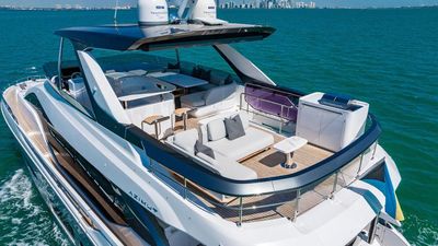 Yacht