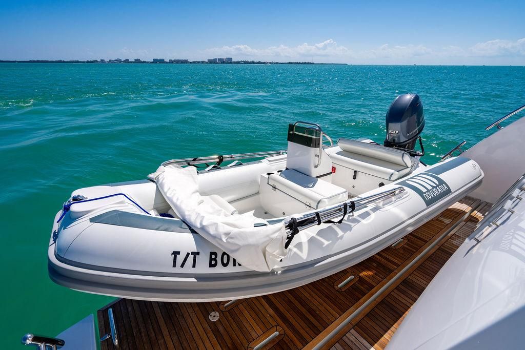 2024 Azimut 77 