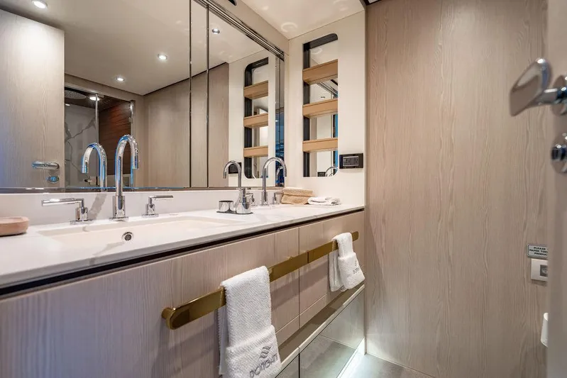 Bongani Yacht Photos Pics 