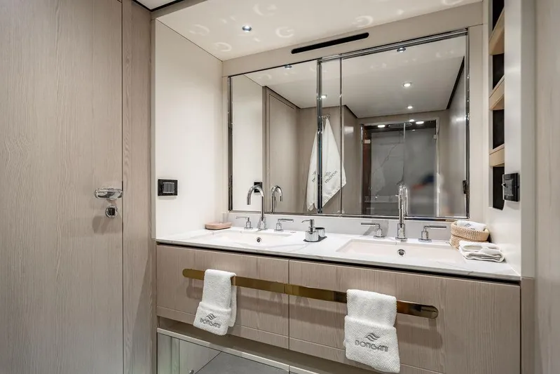 Bongani Yacht Photos Pics 