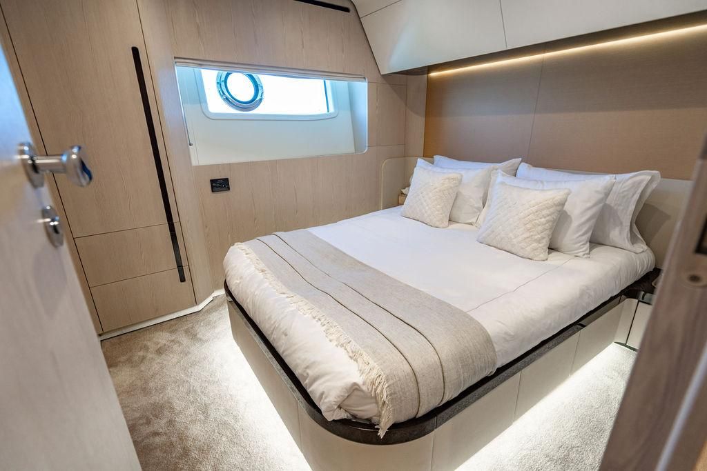2024 Azimut 77 