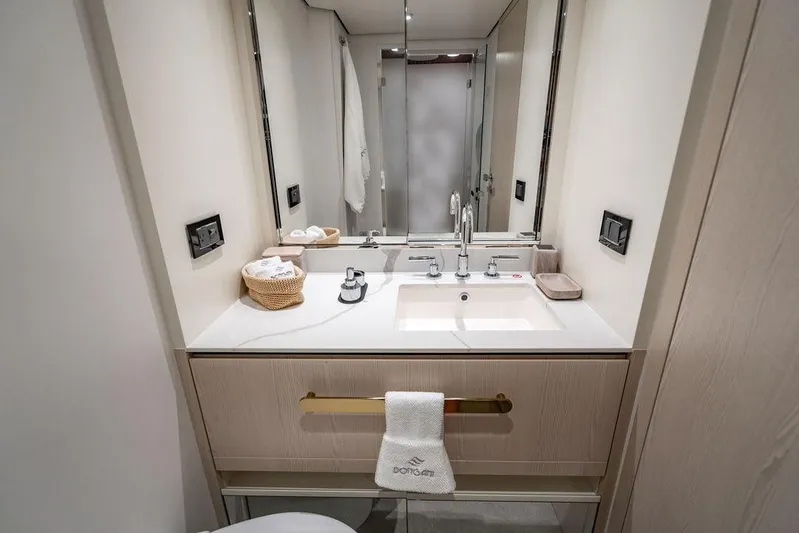 Bongani Yacht Photos Pics 