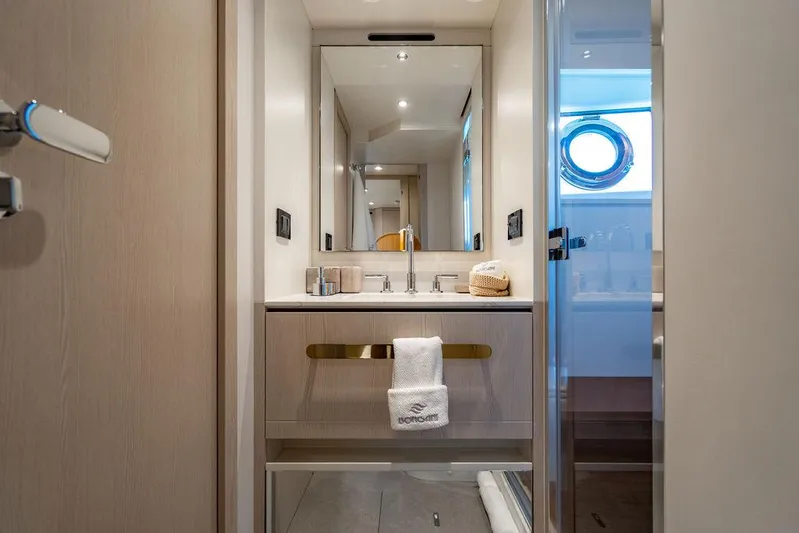 Bongani Yacht Photos Pics 