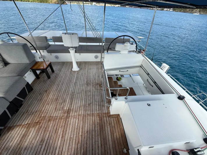 Auralis Yacht Photos Pics 