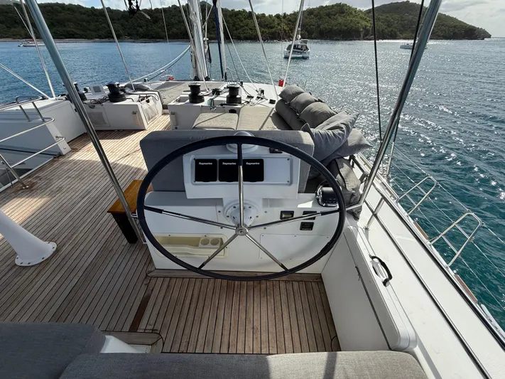 Auralis Yacht Photos Pics 