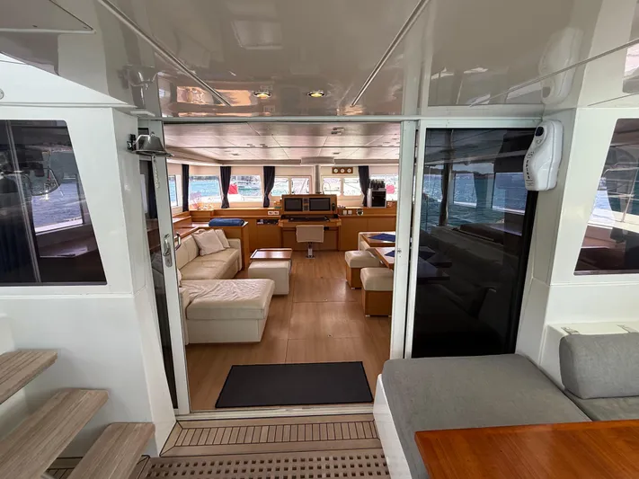 Auralis Yacht Photos Pics 