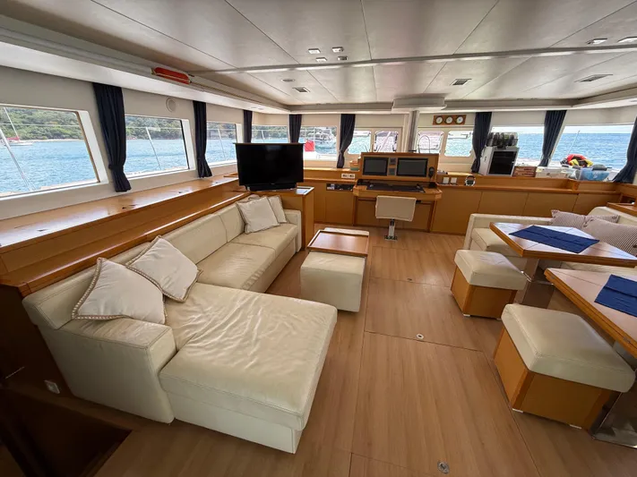 Auralis Yacht Photos Pics 